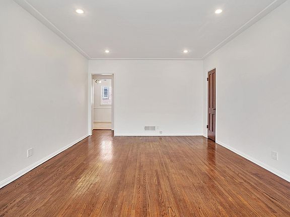 4th image of 644 S Dunsmuir Ave #1/2