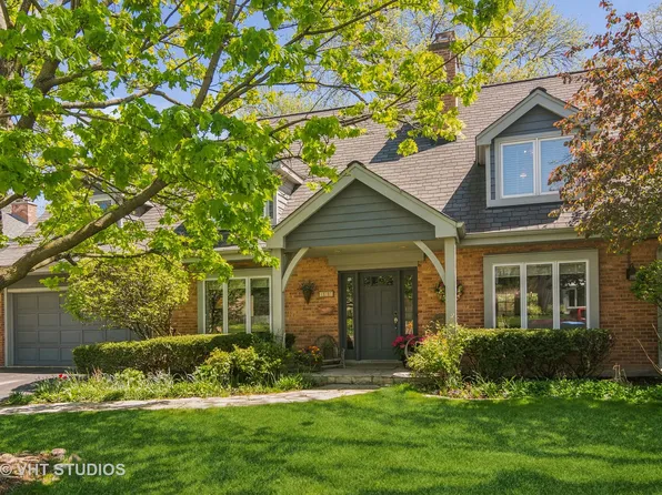 807 Fox Hunt Trl, Deerfield, IL 60015