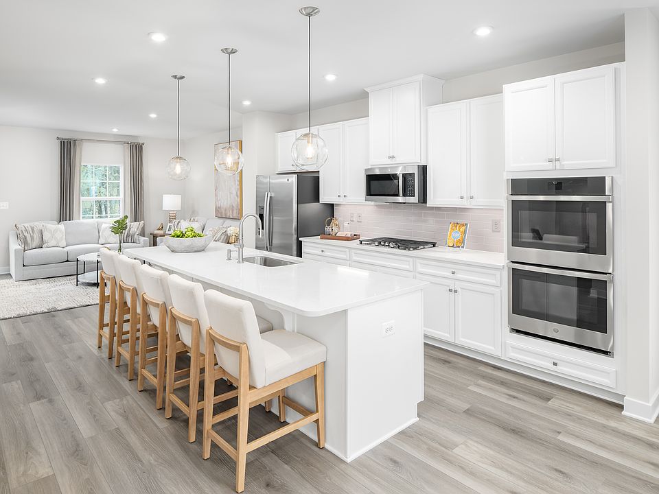 Don t miss Summer Savings! Schedule your private tour at Village at Marketplace today!