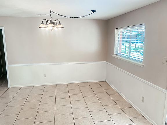 3rd image of 810 N 23 1/2 St