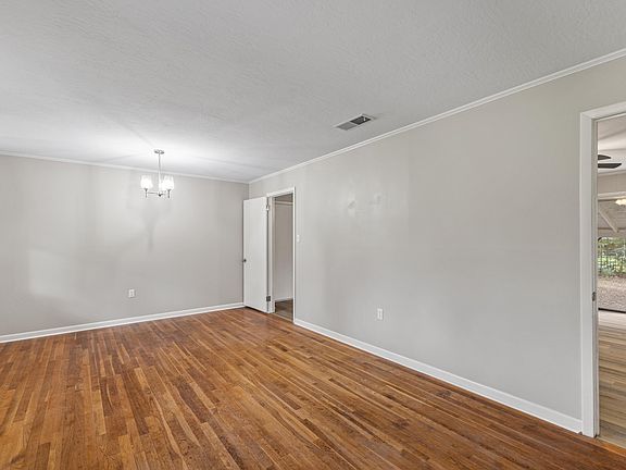 5th image of 103 Ridgemont Ln