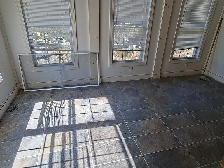 313 Rose Hill Ave — Photo 3