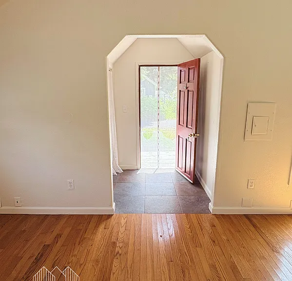6239 SW Jetty Ave — Photo 3
