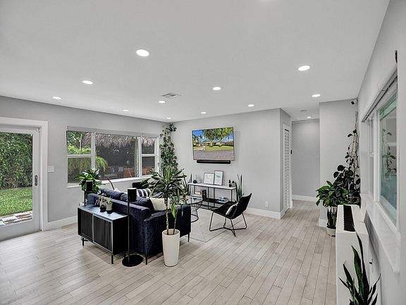 4th image of 2906 NW 5th Avenue