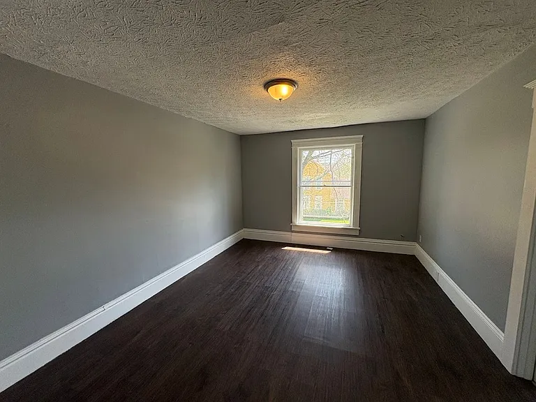 532 Crosby St — Photo 9
