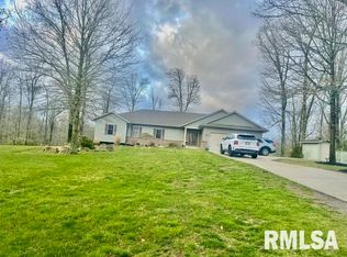 128 Covered Bridge Rd, Carbondale, IL 62902