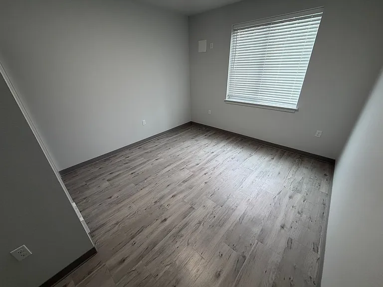 Nathan Apartments — Photo 21