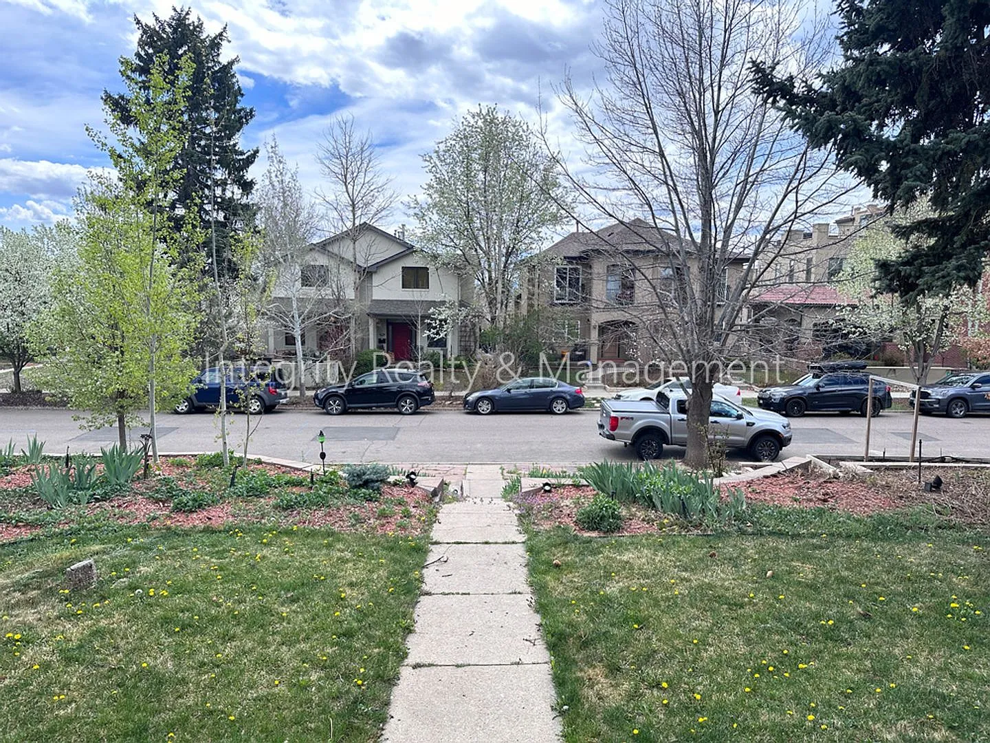 2 Bed/2 Bath, 1,880 Sqft - 4631 W Montcrieff Pl Denver, CO 80212 — Photo 3
