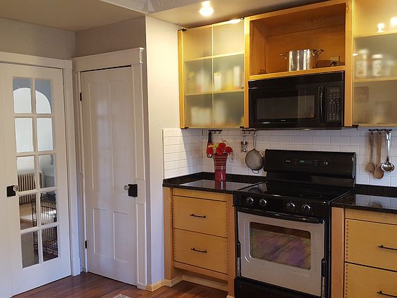 2nd image of 20 Durkee Ln