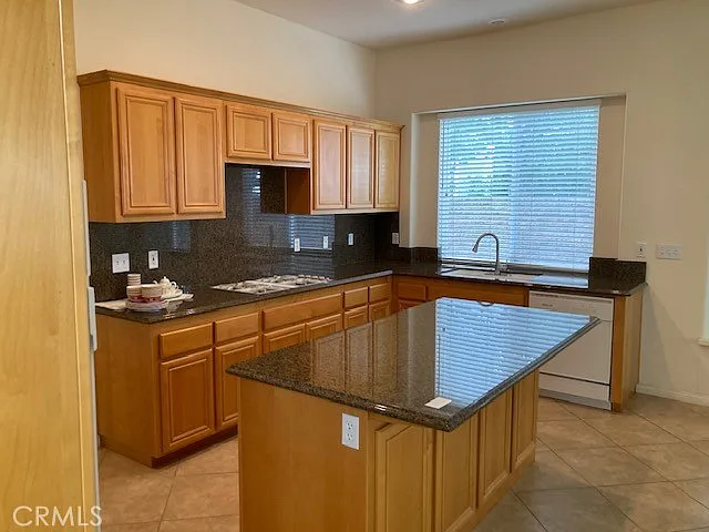 13428 Canyon Crest Rd — Photo 3