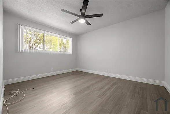 3907 Roxanne Ave #8 — Photo 14