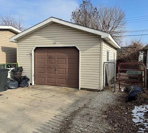 2nd image of 102 Beech Ave