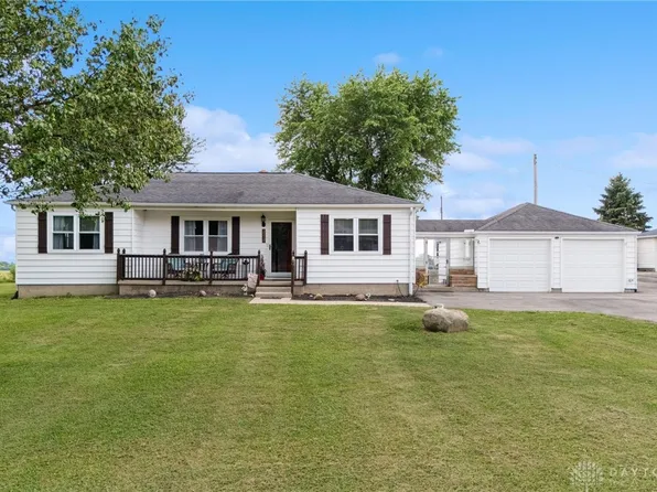 3217 Uplands Dr, Springfield, OH 45506