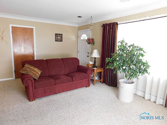 5th image of 102 Schlatter St