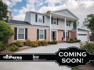 25312 Arden Park Dr, Farmington Hills, MI 48336