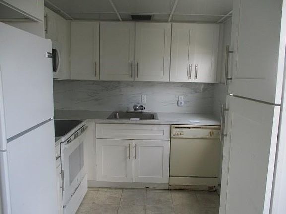 5th image of 360 Southampton C #360