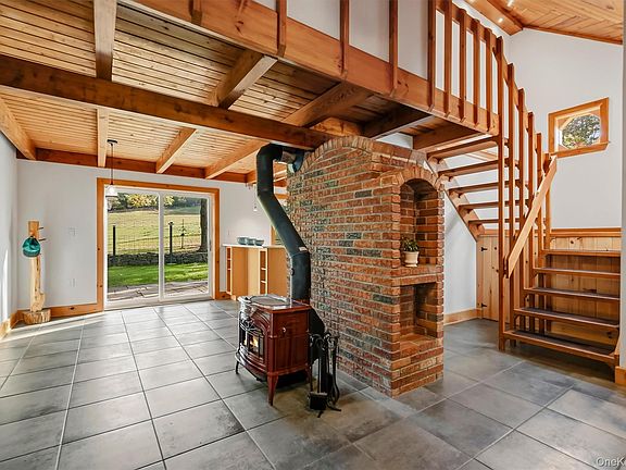 5th image of 85 Foster Road