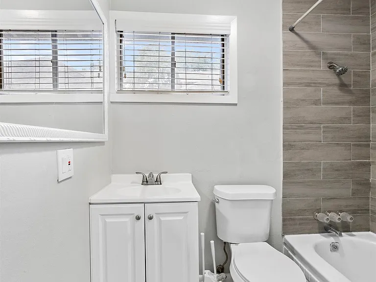 6421 Teluco St — Photo 15