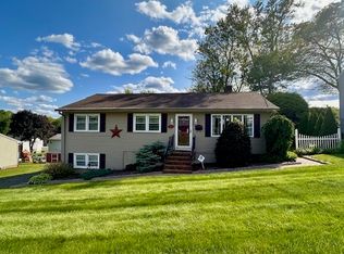 142 Radnor Ln, Watertown, CT 06779