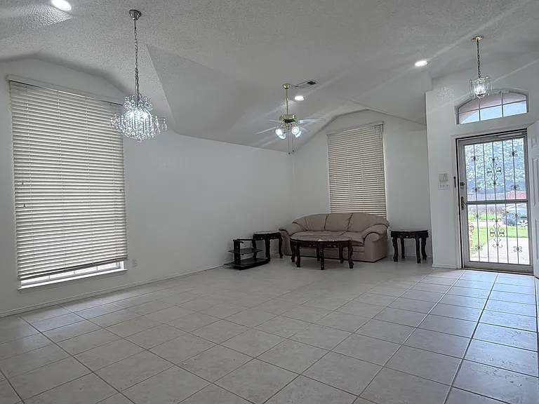 2207 Hickory Wood Trl — Photo 20