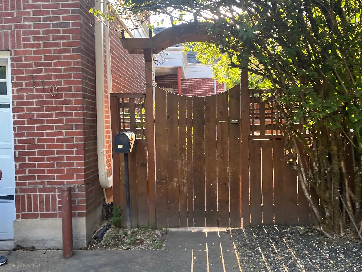 2711 NW Johnson Ave — Photo 2