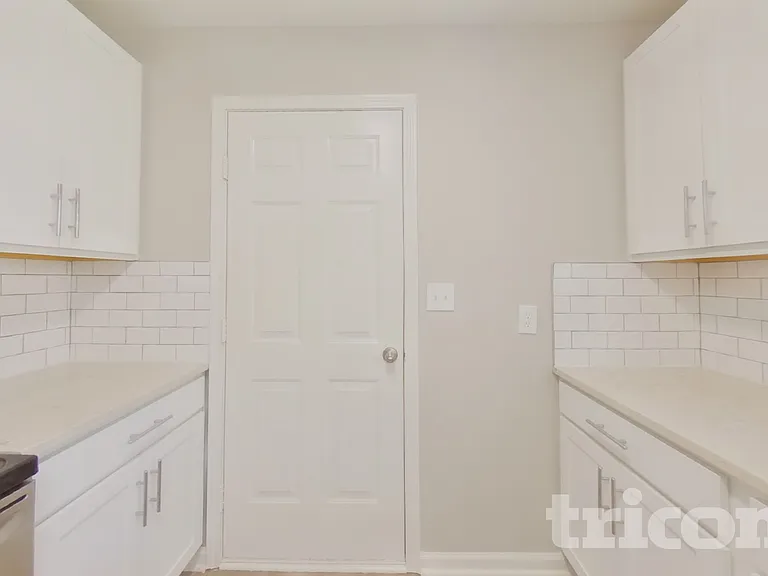 9022 Jaldena Dr — Photo 8