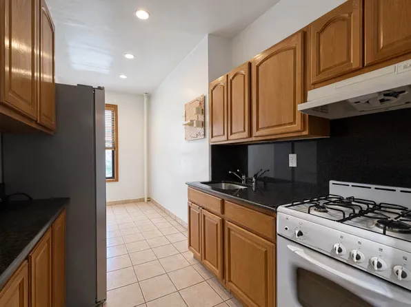 23-52 33rd Street image 1 of 7