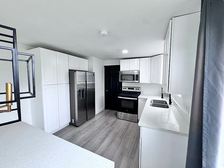 3560 S 4800 W — Photo 3