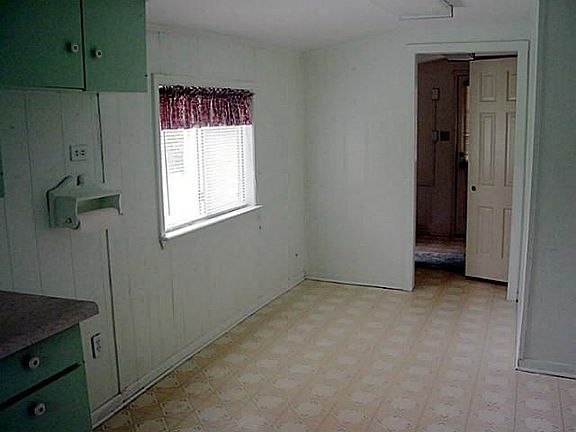 4th image of 1204 W Jefferson St