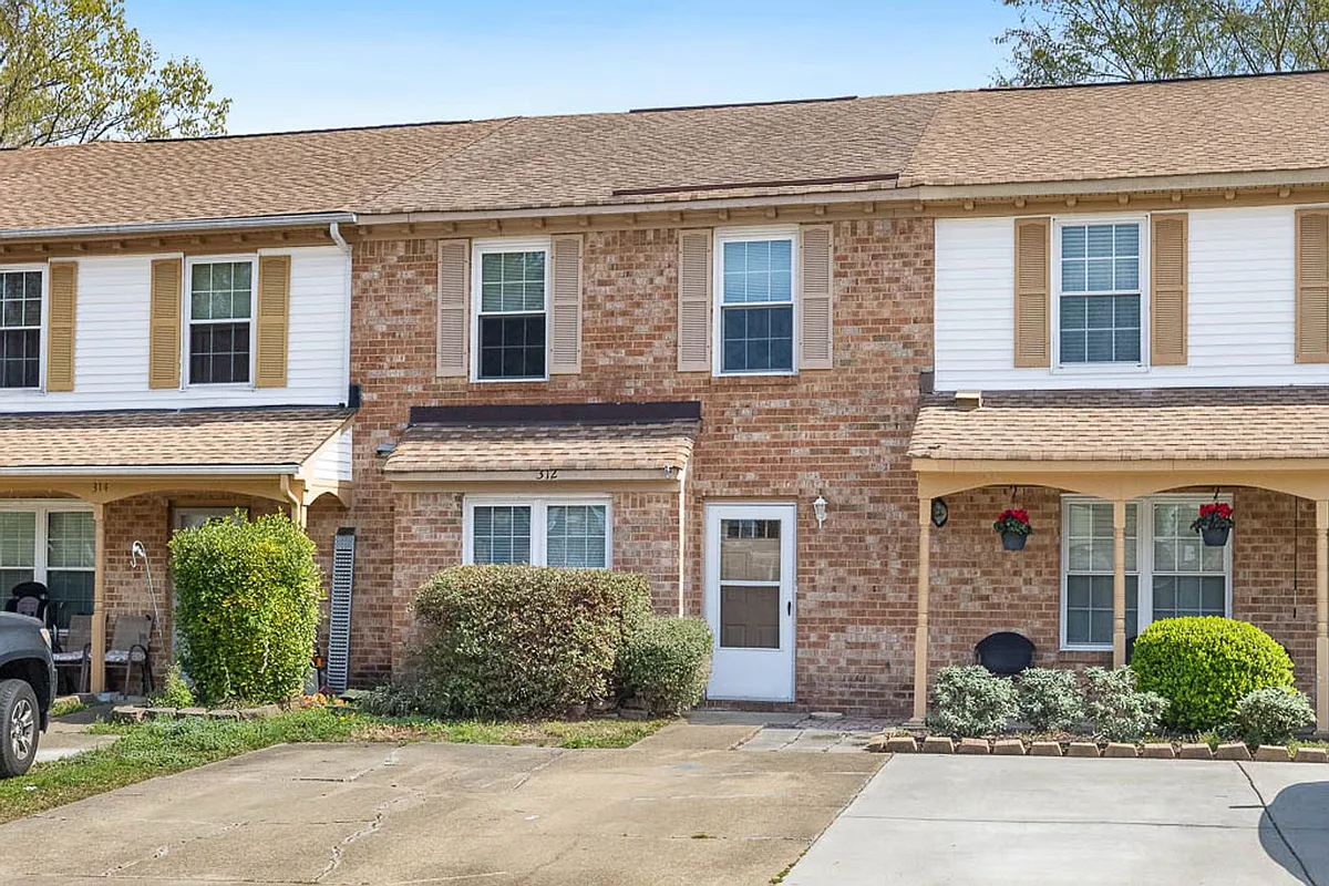 Building Photo - 312 Seeman Ct
