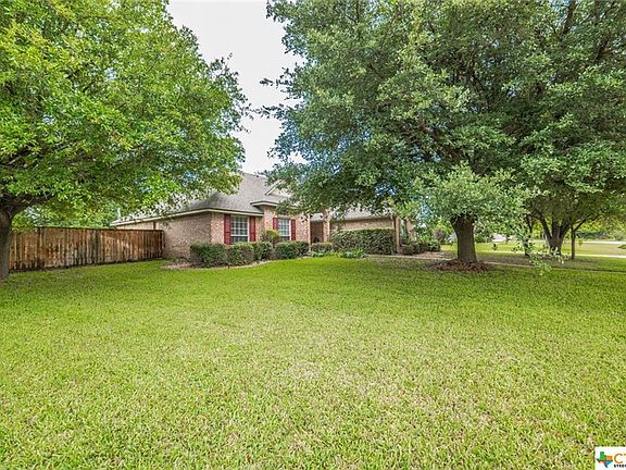 3rd image of 208 Cypress Springs Dr