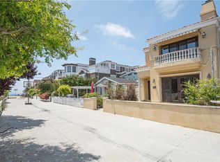 333 9th St, Manhattan Beach, CA 90266
