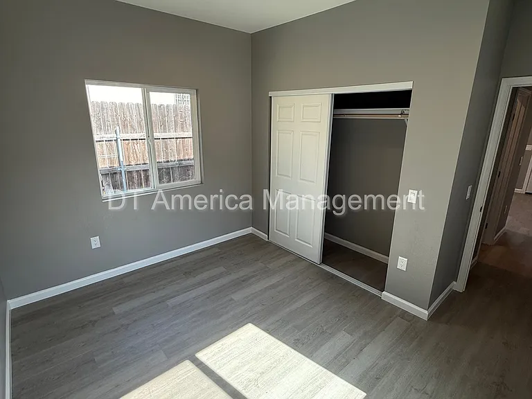 5480 Timothy Dr — Photo 8