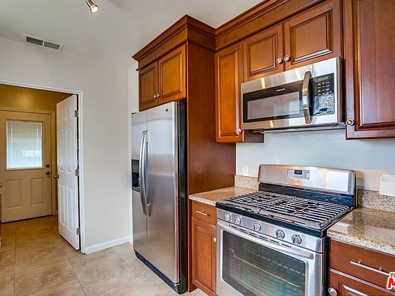 5th image of 1400 Marine Ave