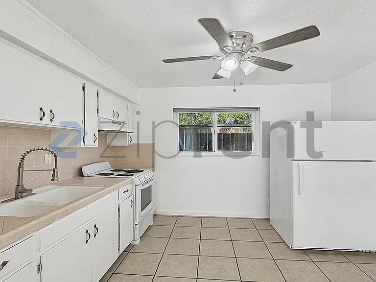 132 W 18th St #2 — Photo 9
