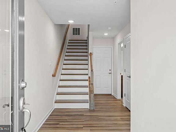 3rd image of 6045 Soho Way
