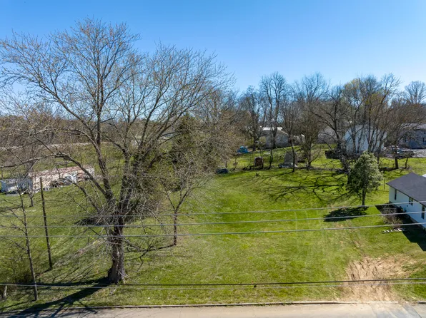 897 Antioch Rd, Johnson City, TN 37604