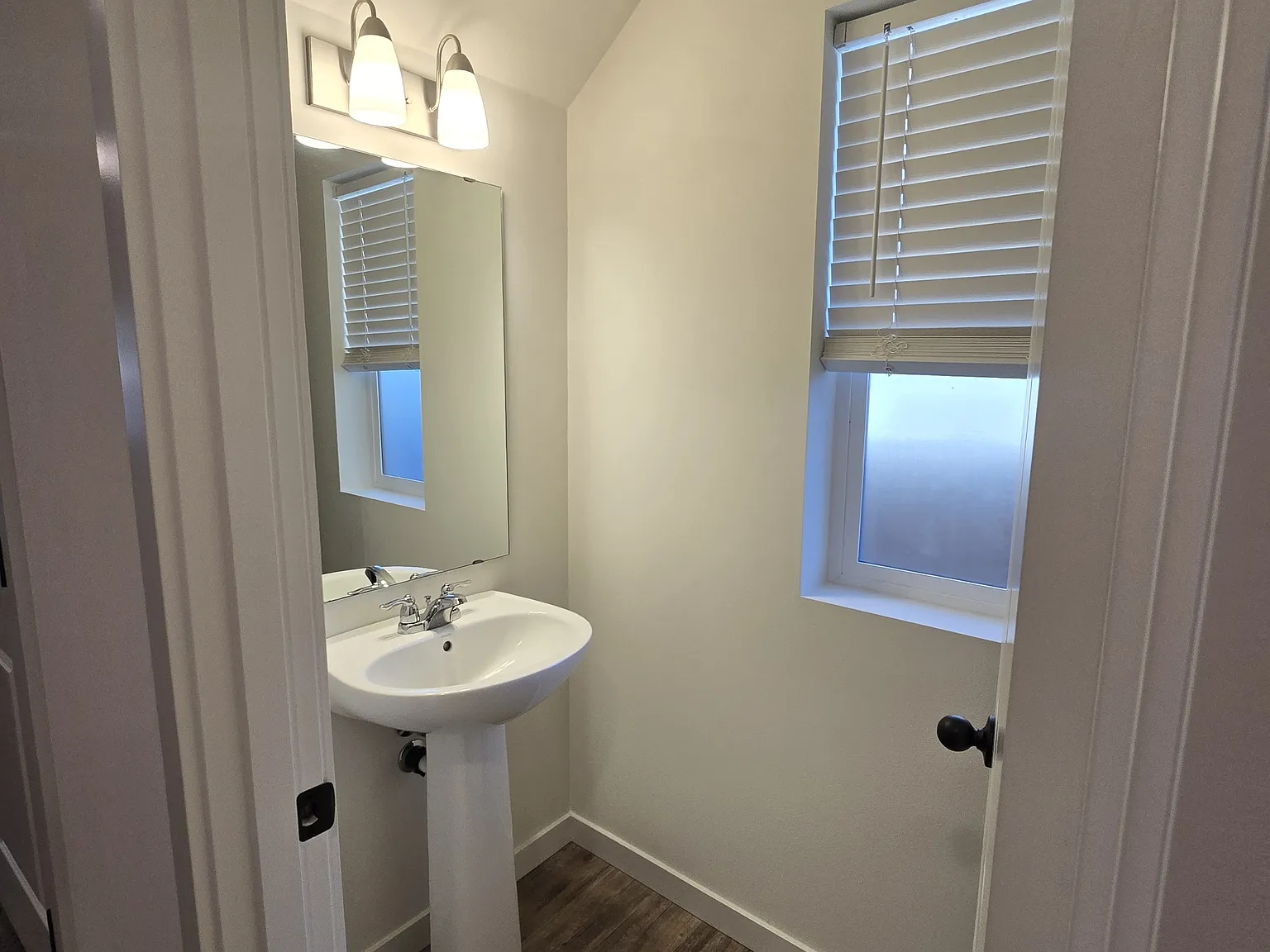 903 Vine Maple Drive Southeast - 1 — Photo 4