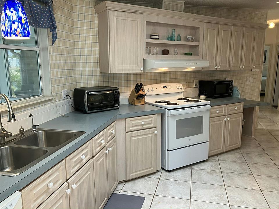 1st image of 11321 Louisiana Dr #371