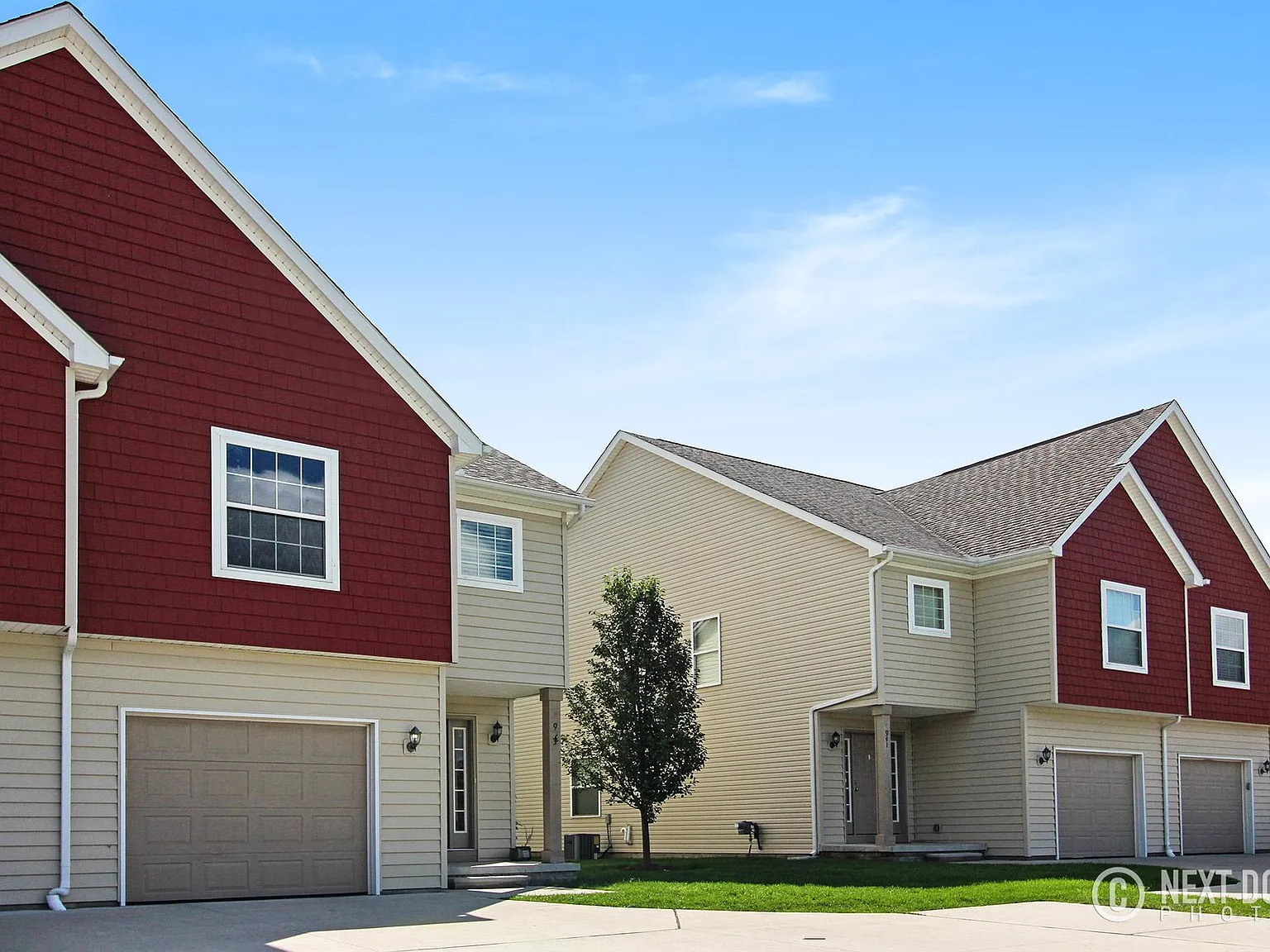 3 bed, 2.5 bath, 1820 sqft, $2,600 — Photo 2