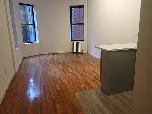 Rented by Chartwell Manhattan Realty | media 15