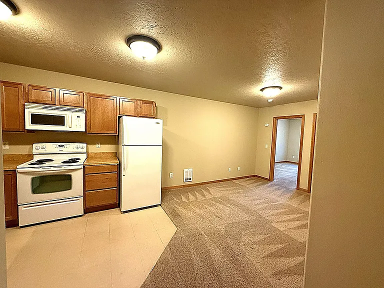 502 SW Evergreen Ave — Photo 3