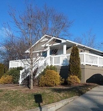 2nd image of 1512 Edgehill Ave