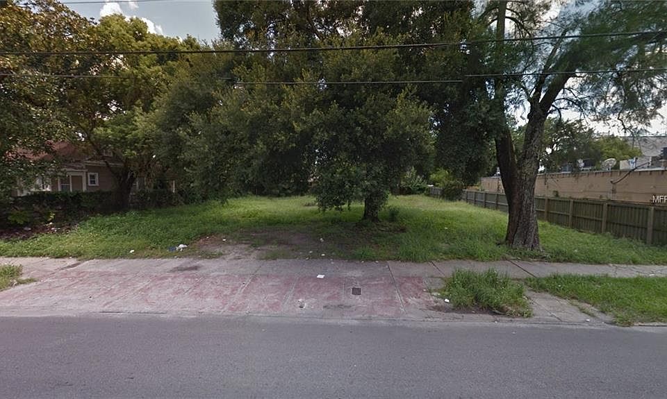 1st image of 907 E 26th Ave