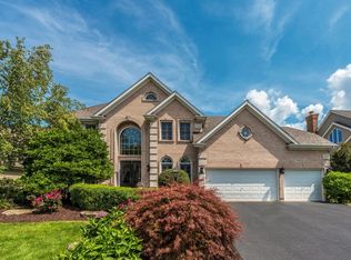 2077 Wild Dunes Ct, Geneva, IL 60134