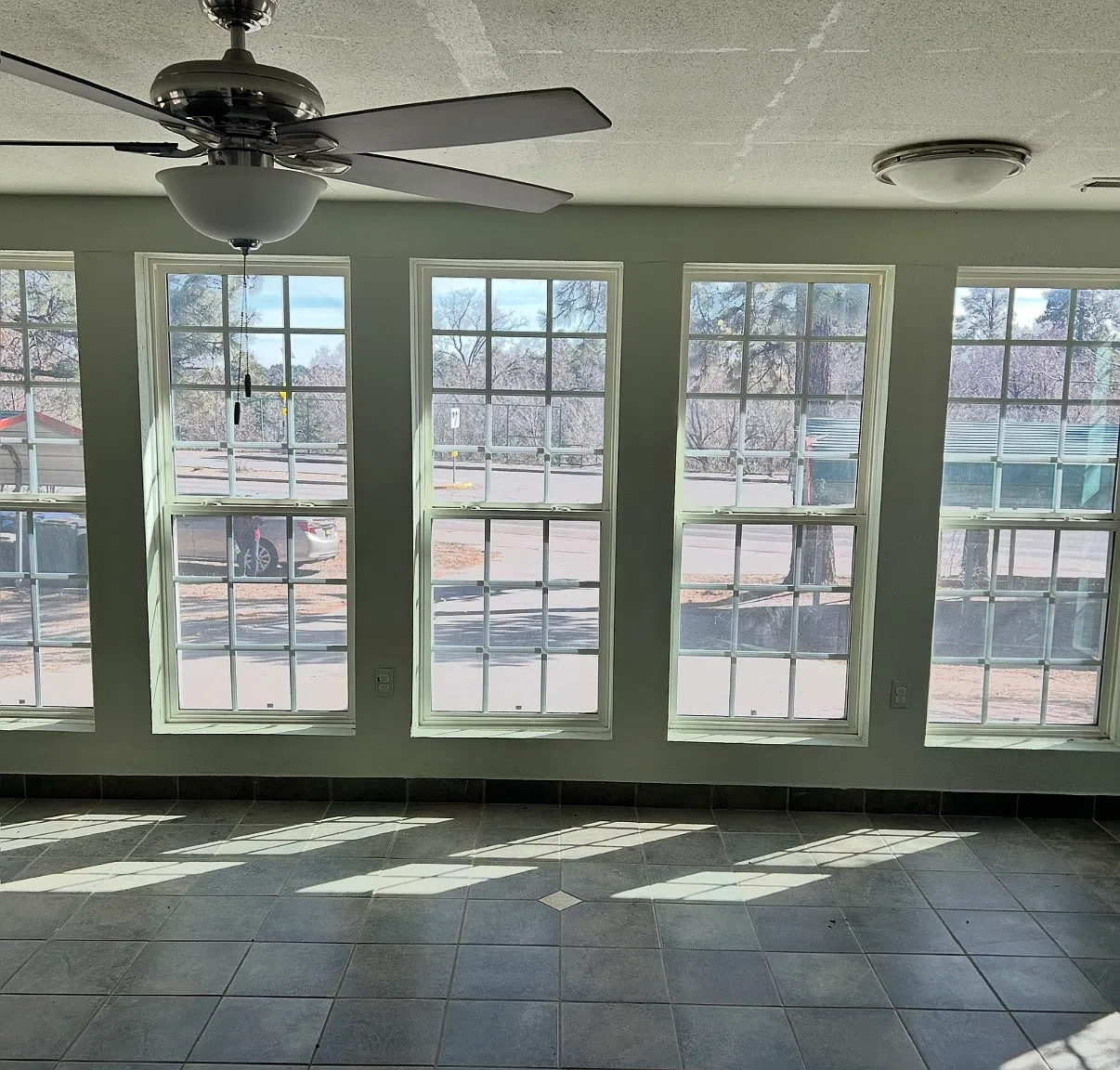 3 bed, 1350 sqft, $2,300 — Photo 2