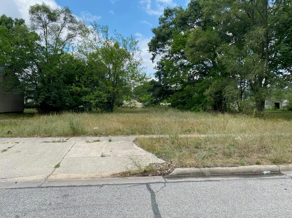 2163 Continental St, Muskegon, MI 49444