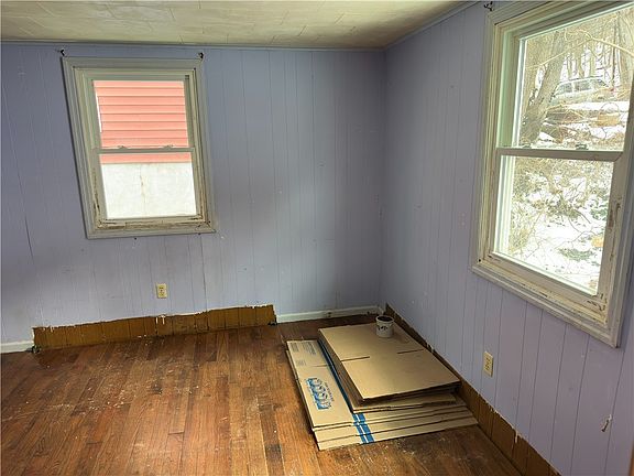 5th image of 528 Spencer Rd