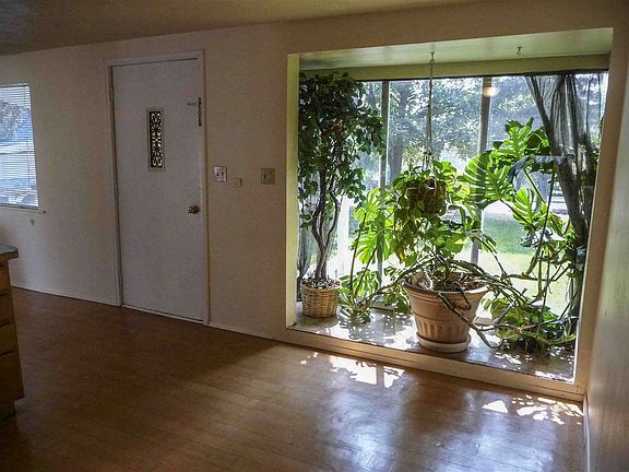 5th image of 3505 E Grace Ave