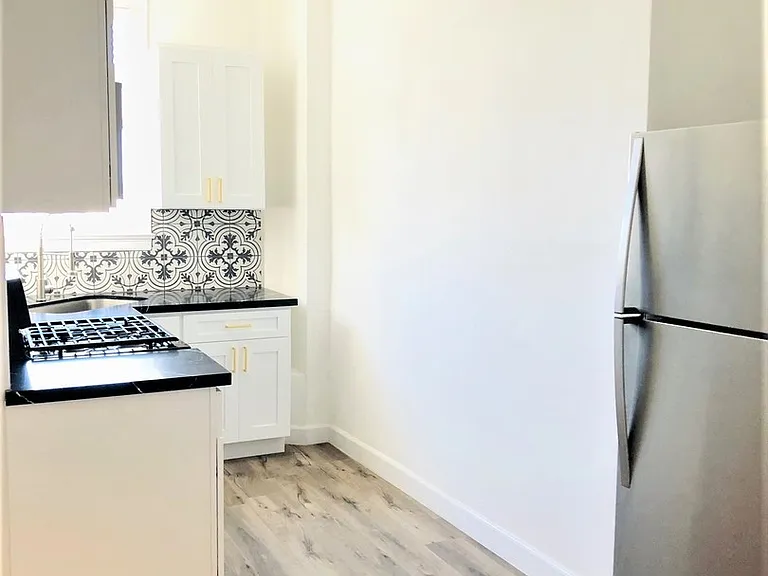 The Asbury Apartments — Photo 32